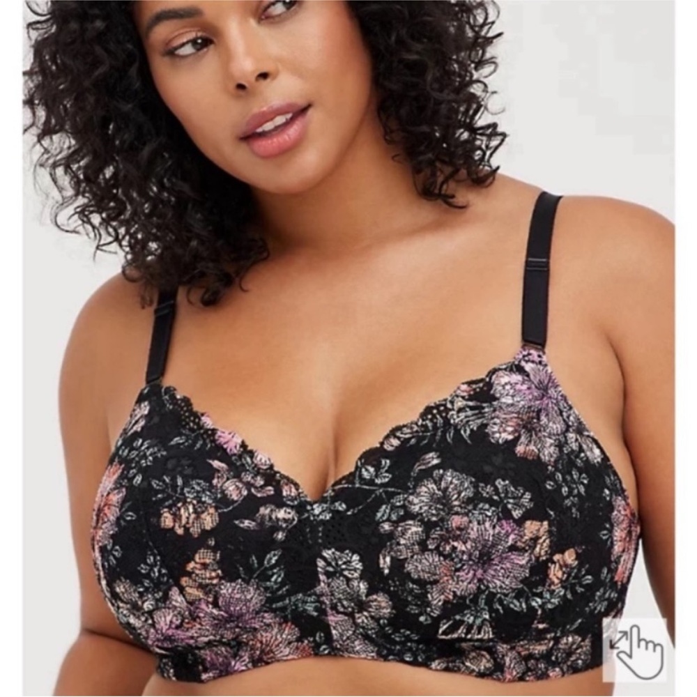 Torrid Floral Lace Lightly Lined 360° Smoothing™ Everyday Wire-Free Bra NWT